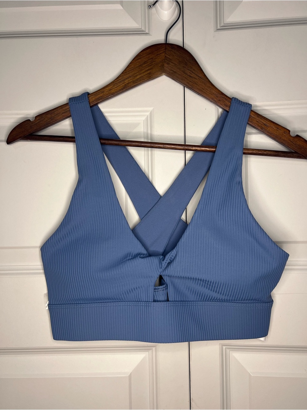 Fabletics Oasis Rib Twist Medium Impact Sports Bra Blue Size Medium Cross Back